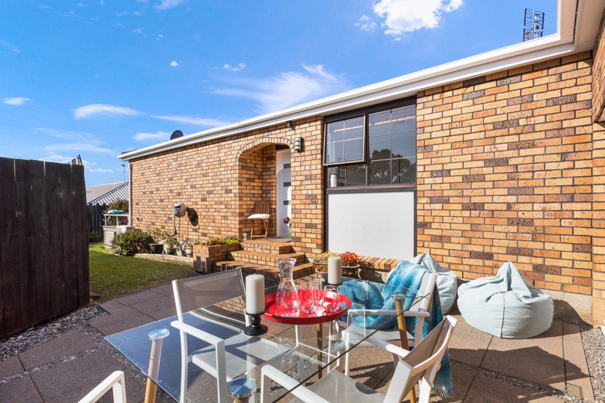 2/6 Lucy Foster Lane, Red Beach, Whangaparaoa - Carousel 2