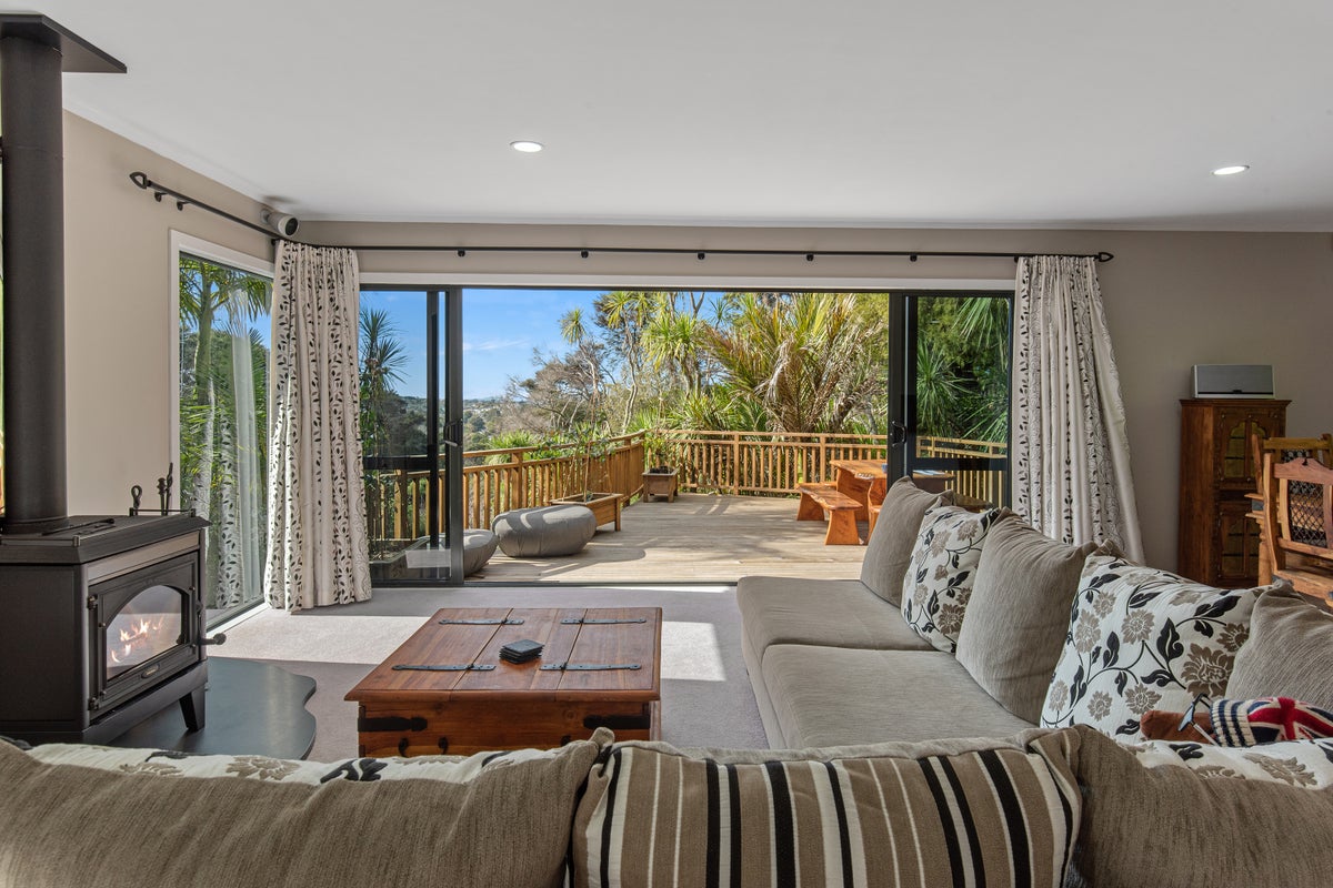 31 Emlyn Place, Torbay, Auckland - Carousel 2
