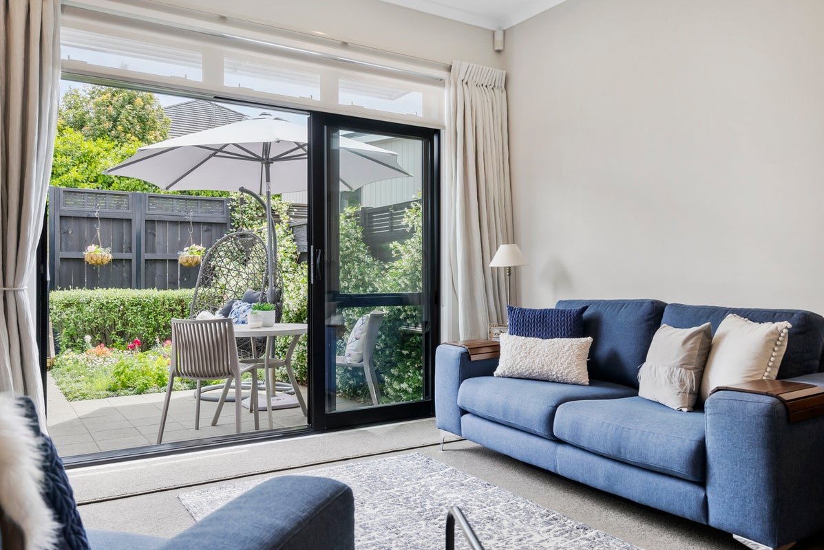 115 Bonair CREScent, Silverdale, Silverdale - Carousel 2