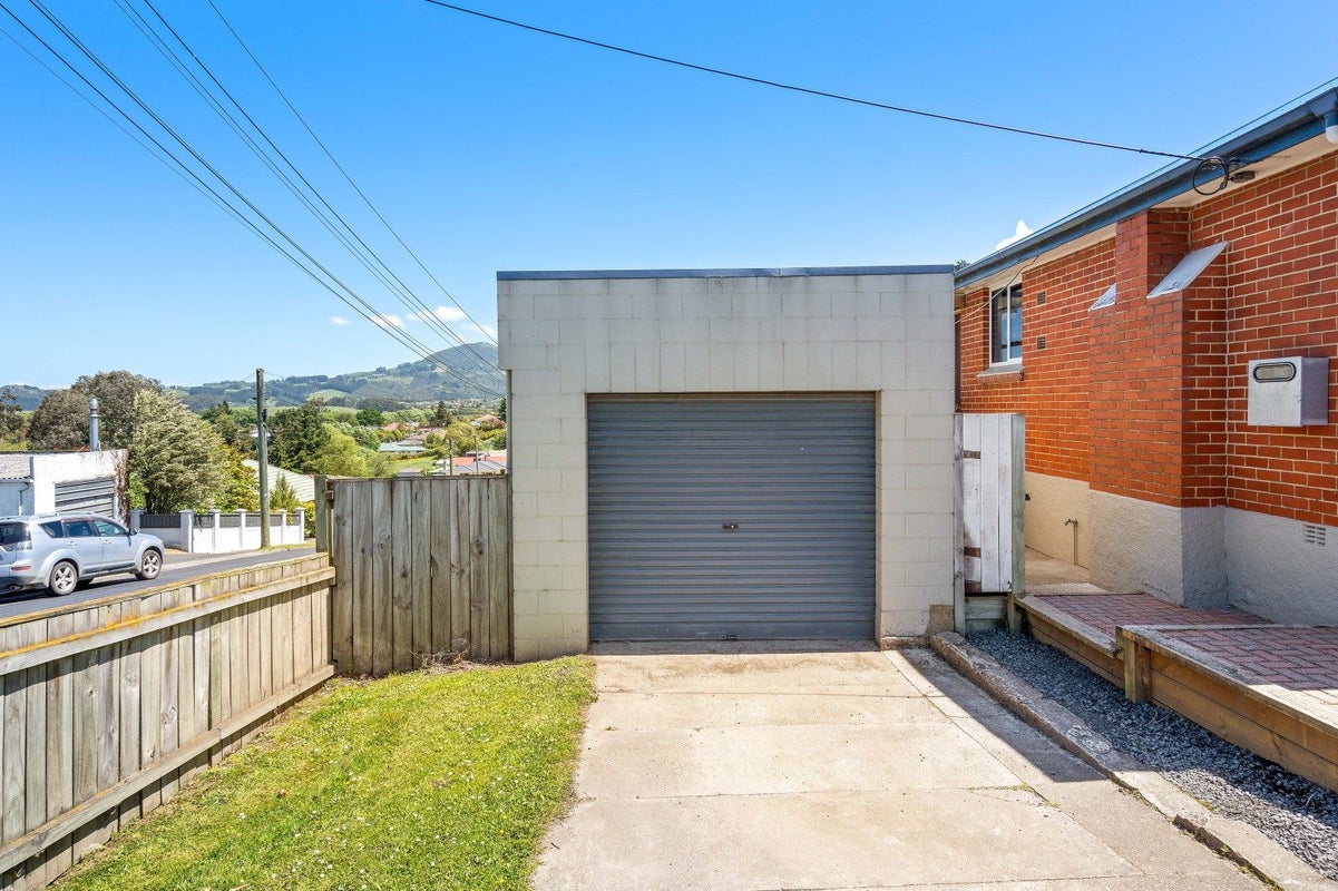1 Waldron Crescent, Green Island, Dunedin - Carousel 20