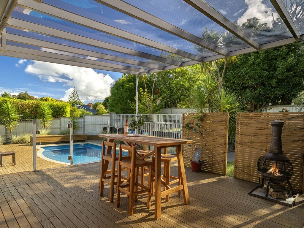 8 Capricorn Place, Browns Bay, Auckland - Carousel 1