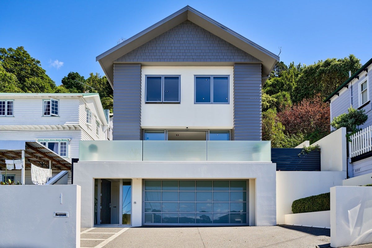 1 Upper Lewisville Terrace, Thorndon, Wellington - Carousel 1