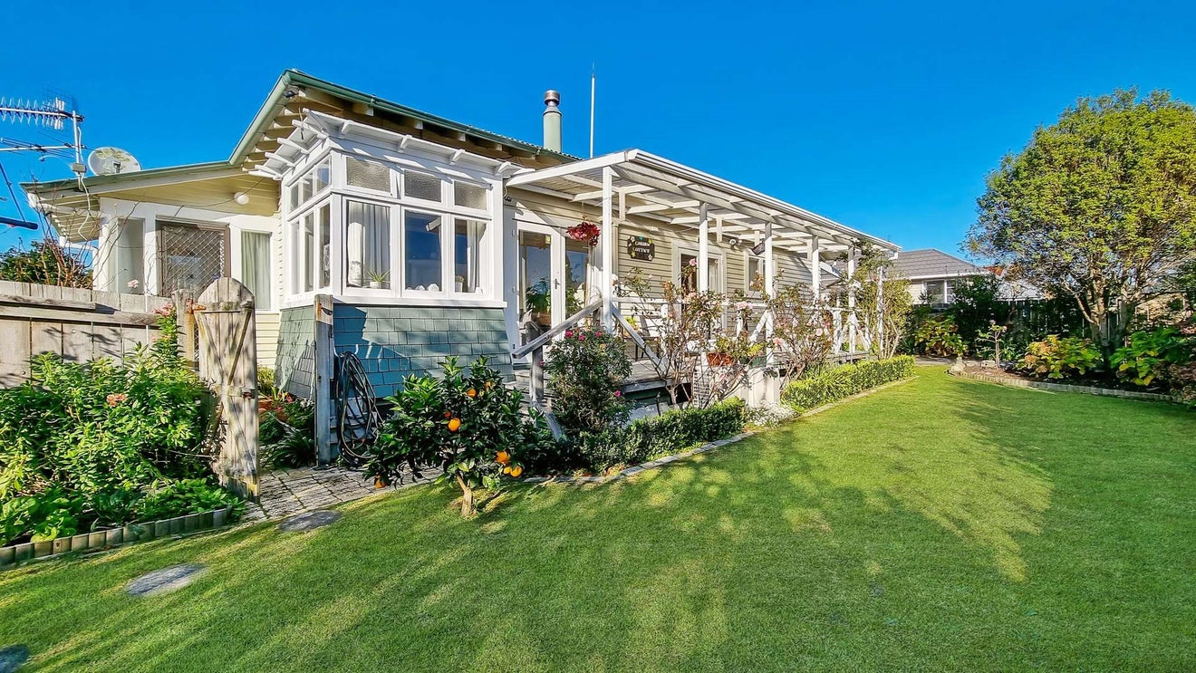 33 Bidois Road, Fairy Springs, Rotorua - Carousel 1