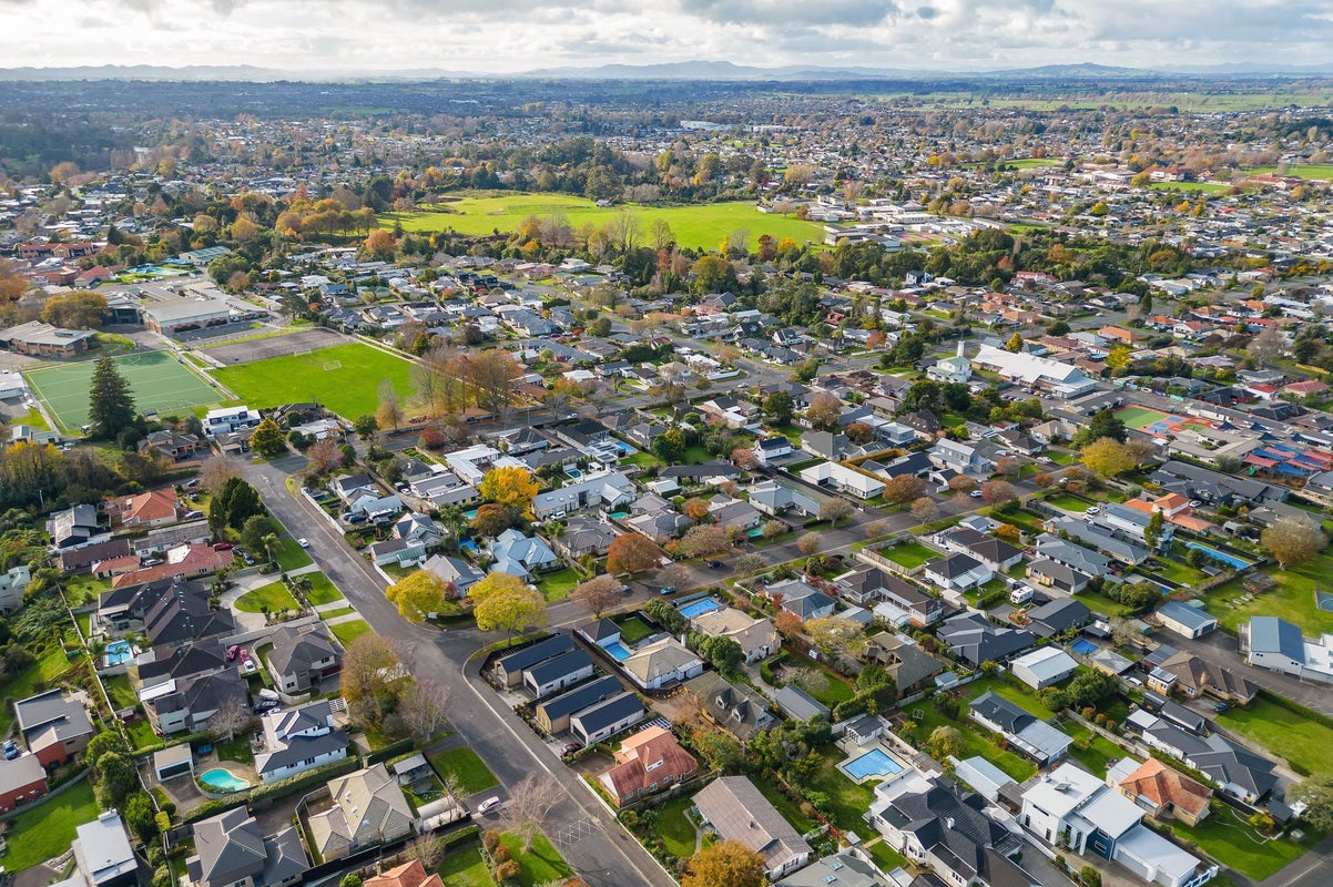 6 Strowan Avenue, Fairfield, Hamilton - Carousel 30