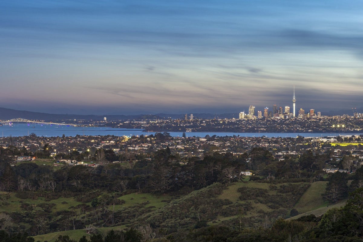 4 Welsh Hills Road, Swanson, Auckland - Carousel 1