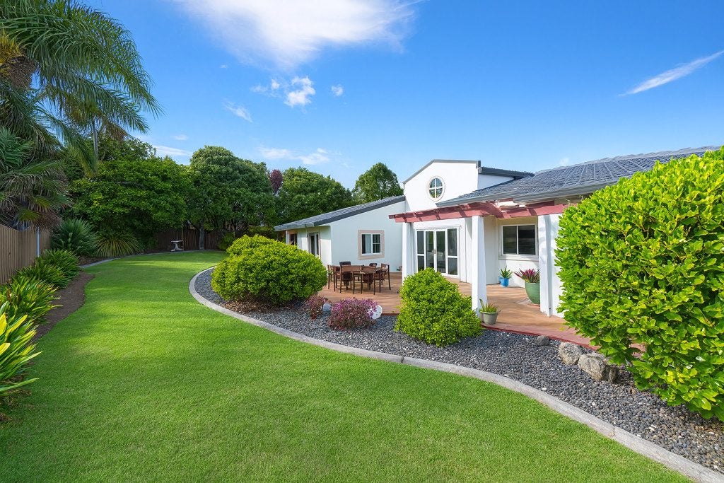 41 Sunny Crescent, Huapai, Kumeu - Carousel 1