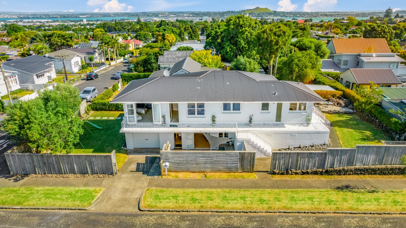 12 Jubilee Avenue, Onehunga, Auckland - Carousel 2