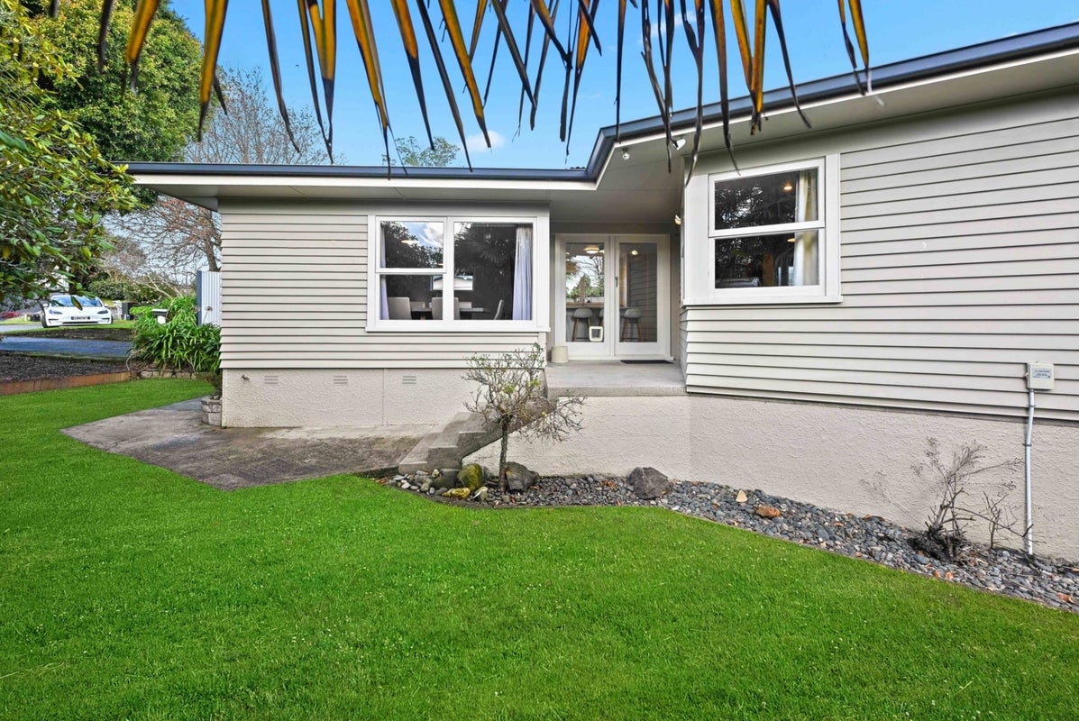 8A Menzies Street, Beerescourt, Hamilton - Carousel 2