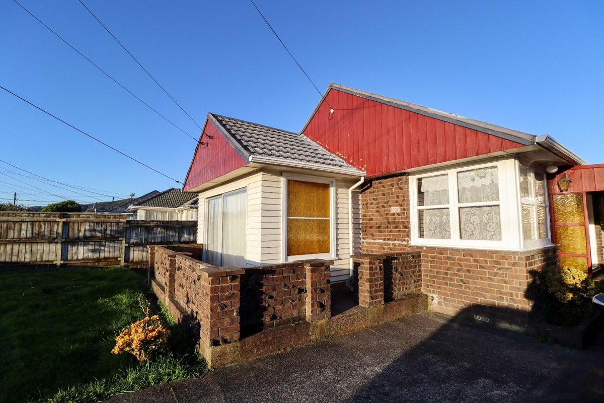 1002 High Street, Avalon, Lower Hutt - Carousel 1