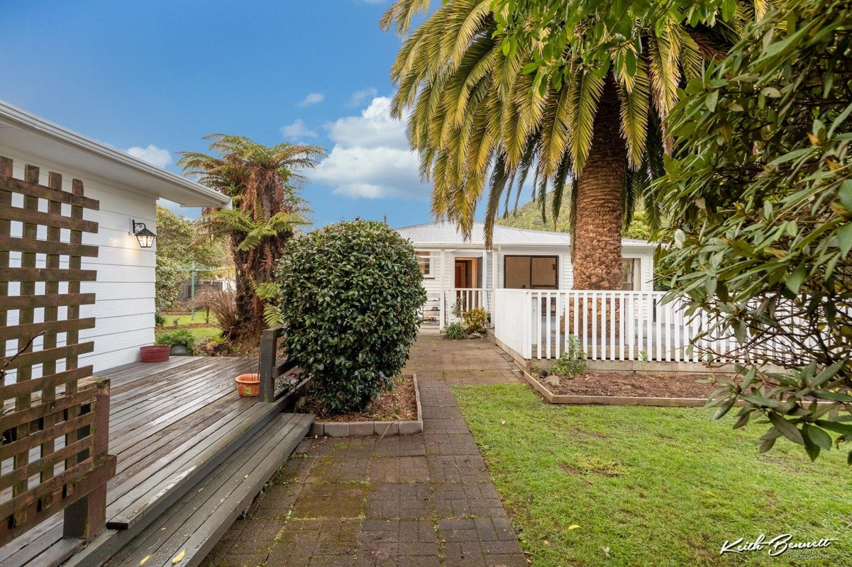 10 Maymorn Road, Te Marua, Upper Hutt - Carousel 1