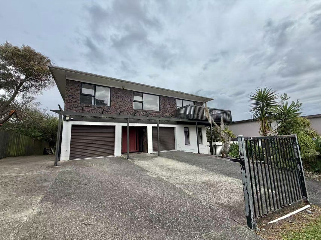 121 Redoubt Road, Goodwood Heights, Auckland - Carousel 1