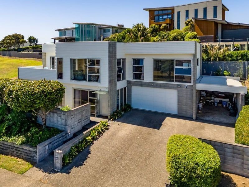 16 Links Drive, Waiwhakaiho, New Plymouth - Carousel 2