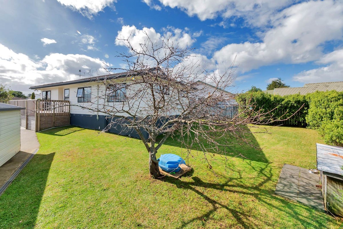 5 Zurich Place, Weymouth, Auckland - Carousel 2