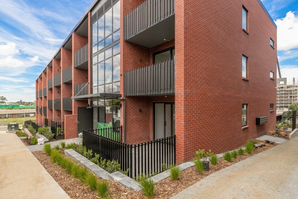 1/2G Ko Street, Northcote, Auckland - Carousel 1