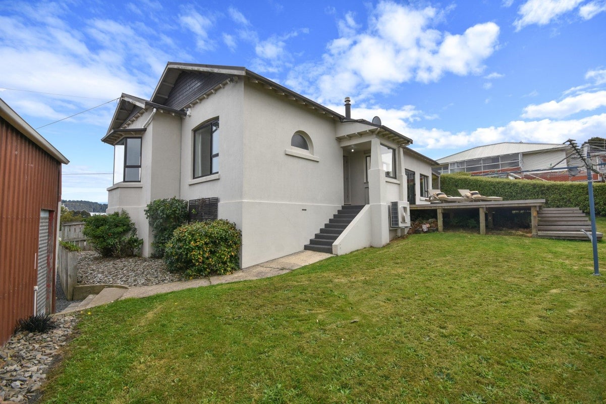 11 John Street, Abbotsford, Dunedin - Carousel 1