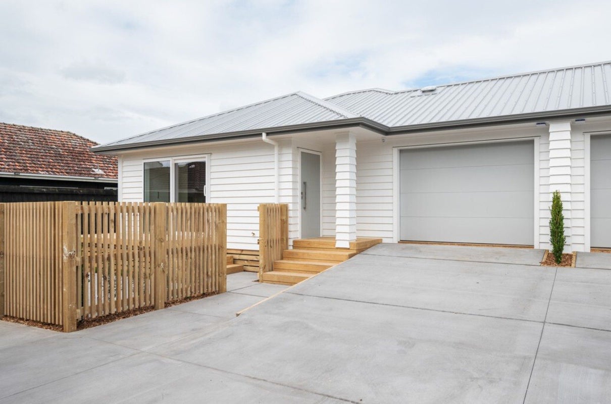 1347C Victoria Street, Beerescourt, Hamilton - Carousel 1
