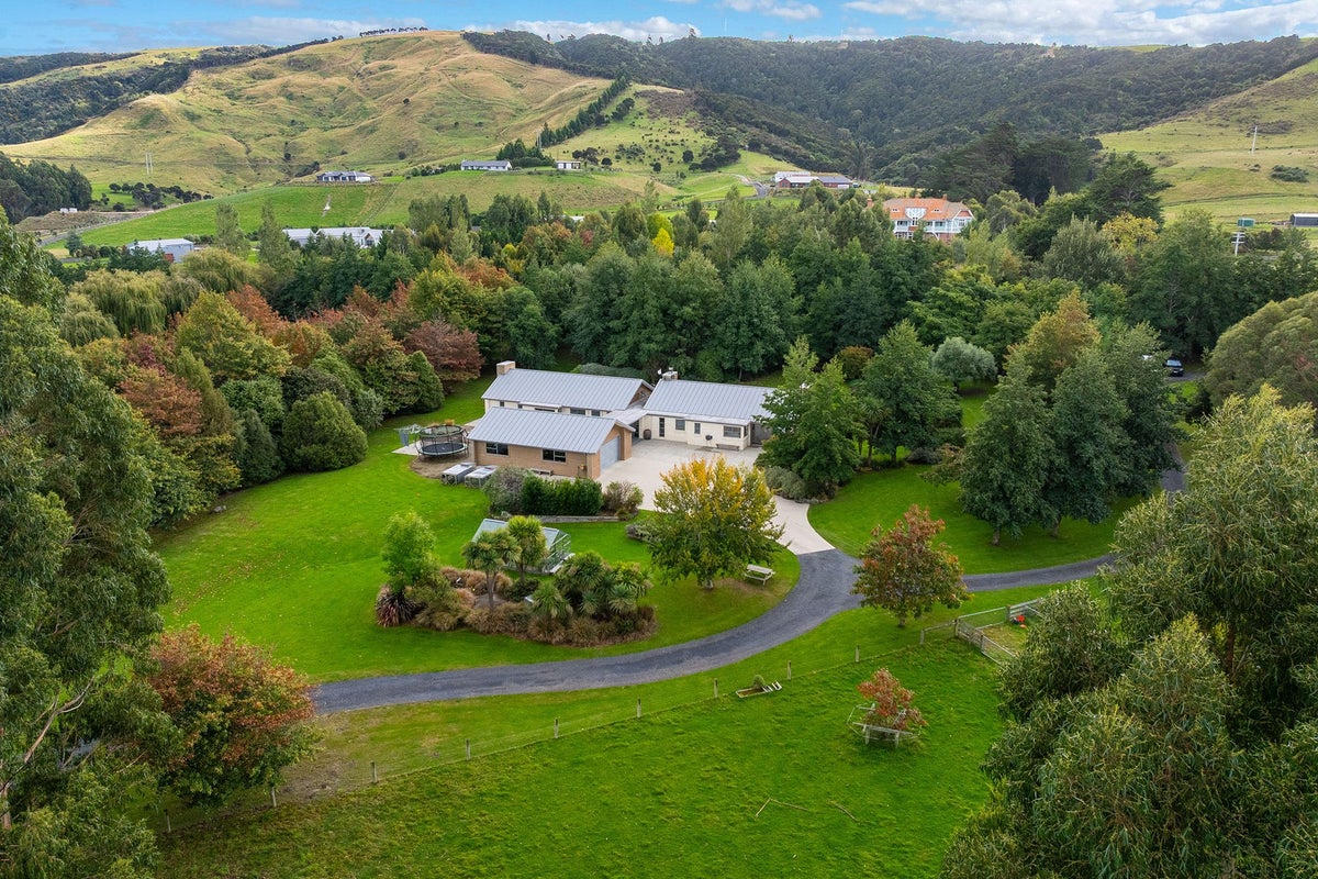 32 Tirohanga Road, North Taieri, Mosgiel - Carousel 39
