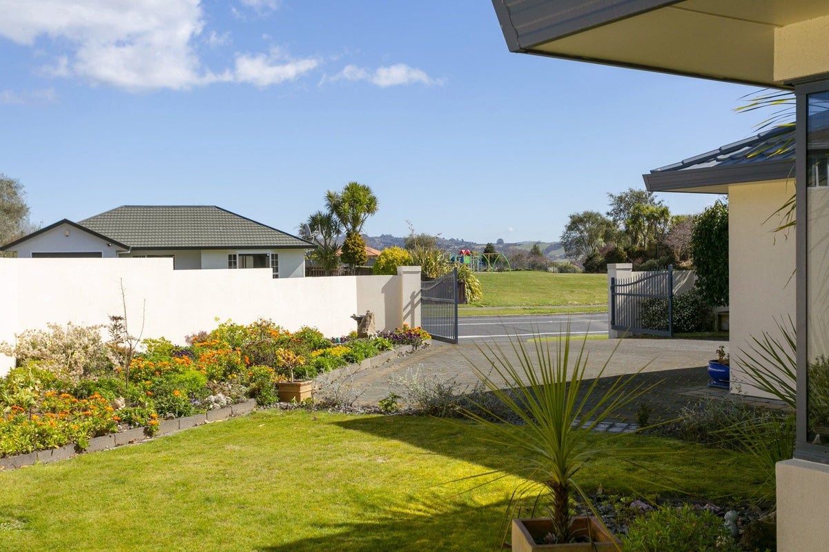 73 Arrowsmith Avenue, Waipahihi, Taupo - Carousel 2