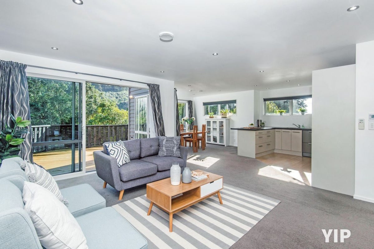 26A Olivia Crescent, Tawa, Wellington - Carousel 2