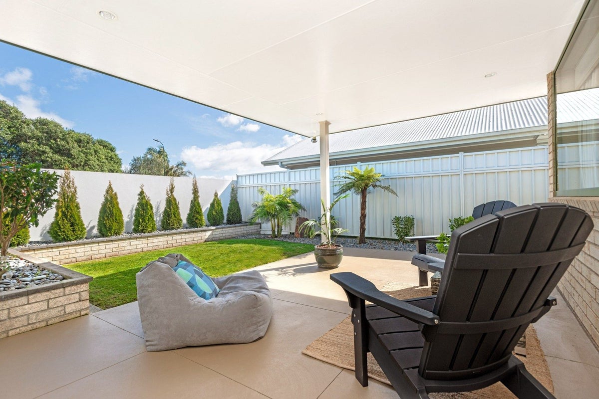 26 Pohutukawa Grove, Lytton West, Gisborne - Carousel 2
