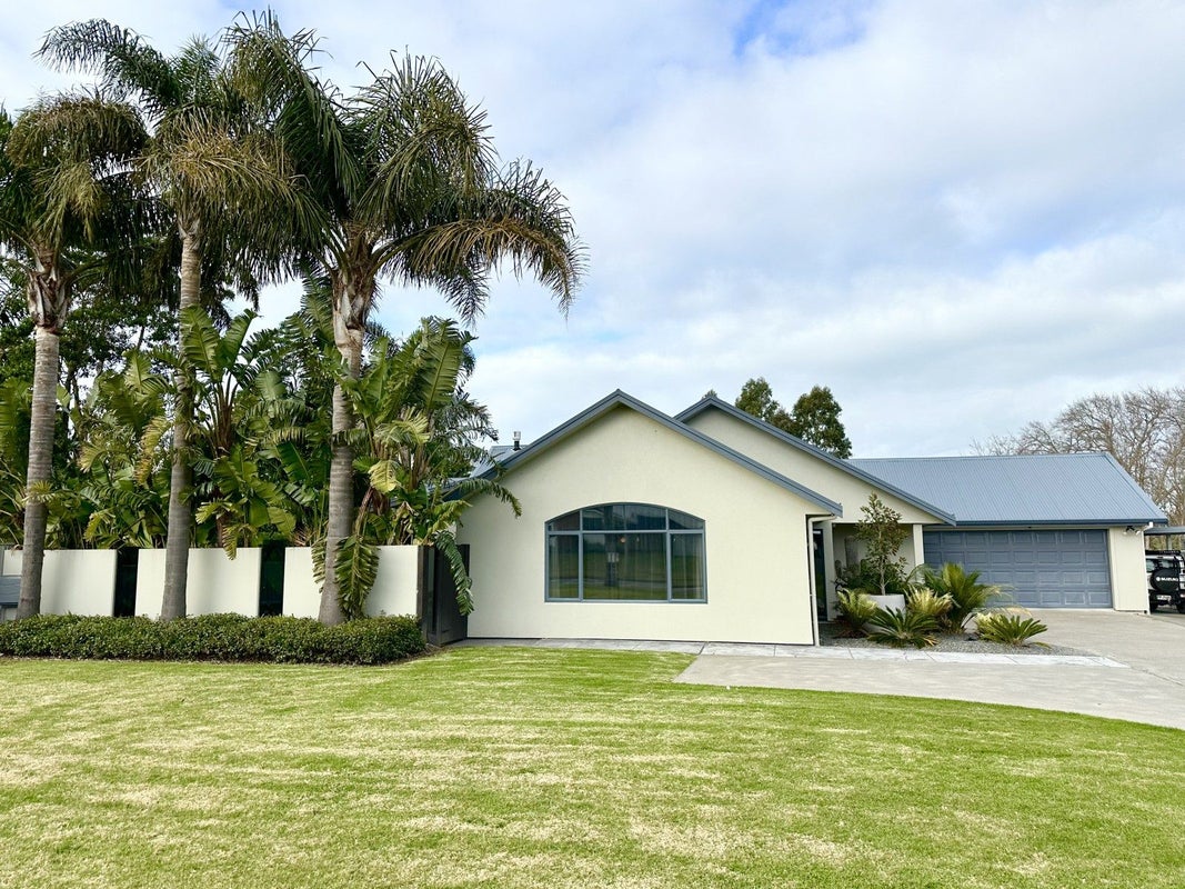 114 Potae Avenue, Lytton West, Gisborne - Carousel 1
