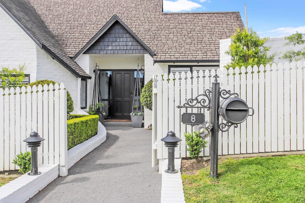 8 Byblos Place, The Gardens, Auckland - Carousel 1
