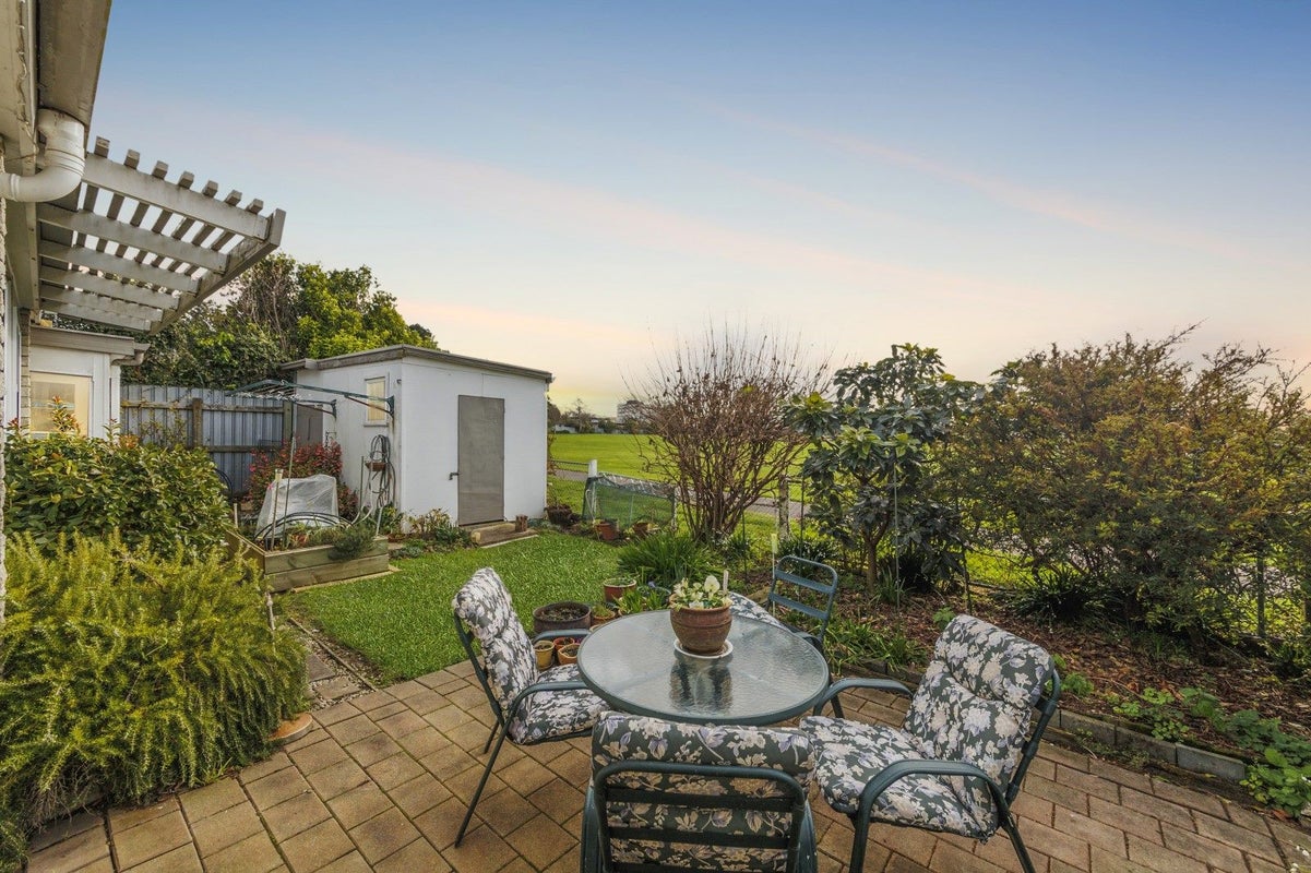 1/521 Featherston Street, Roslyn, Palmerston North - Carousel 2