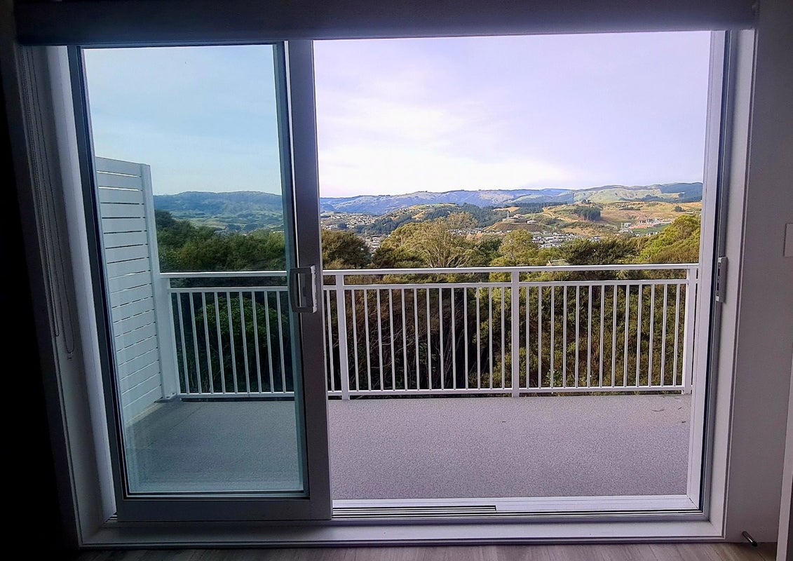 16 Tai Lane, Whitby, Porirua - Carousel 2