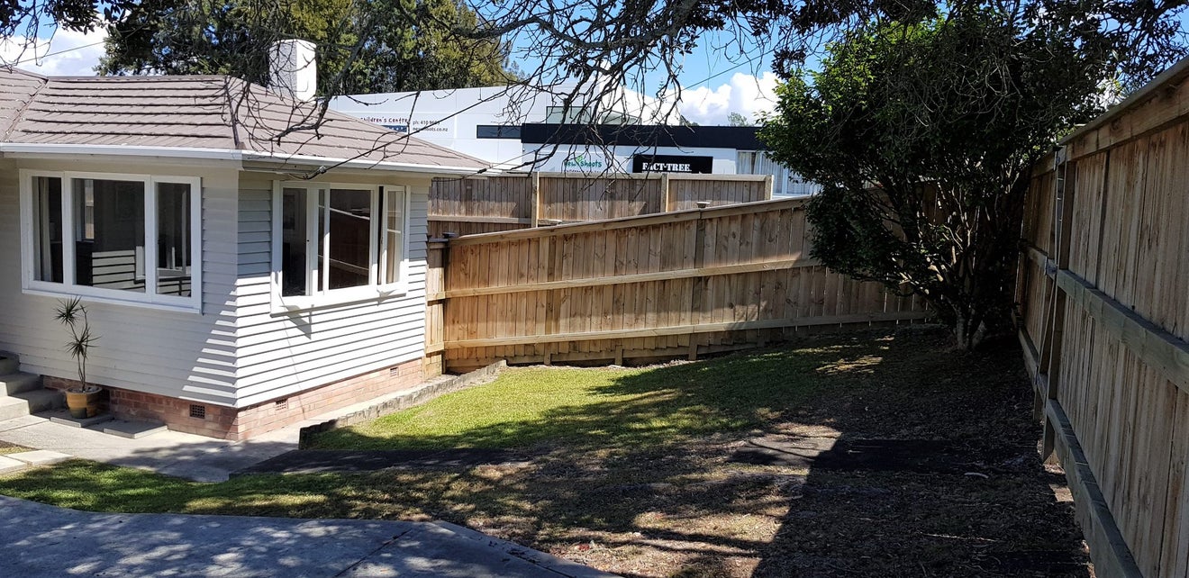 18 Tonkin Drive, Sunnynook, Auckland - Carousel 2
