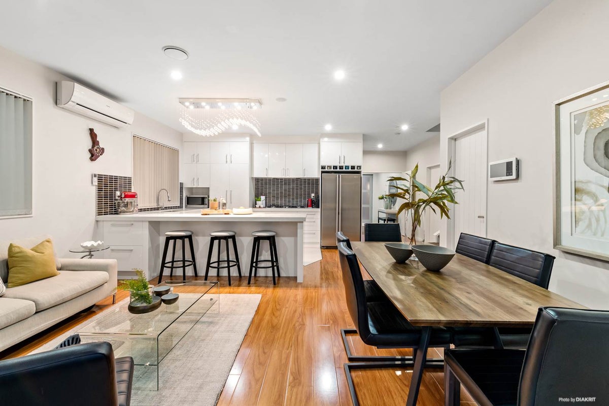 4 Ballindrait Drive, Flat Bush, Auckland - Carousel 1