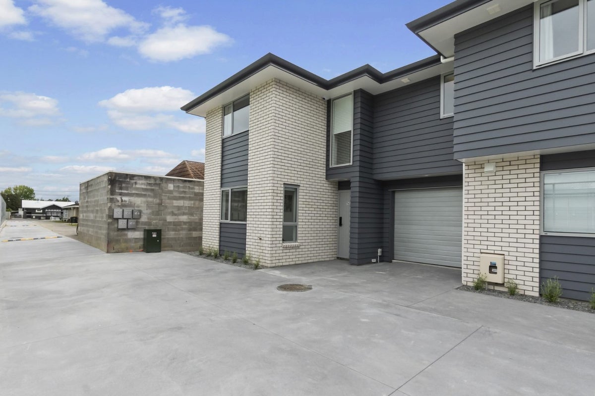 1/74 Clyde Street, Hamilton East, Hamilton - Carousel 1