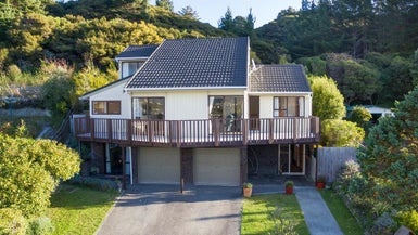 11 The Mainsail, Whitby, Porirua - Carousel 1