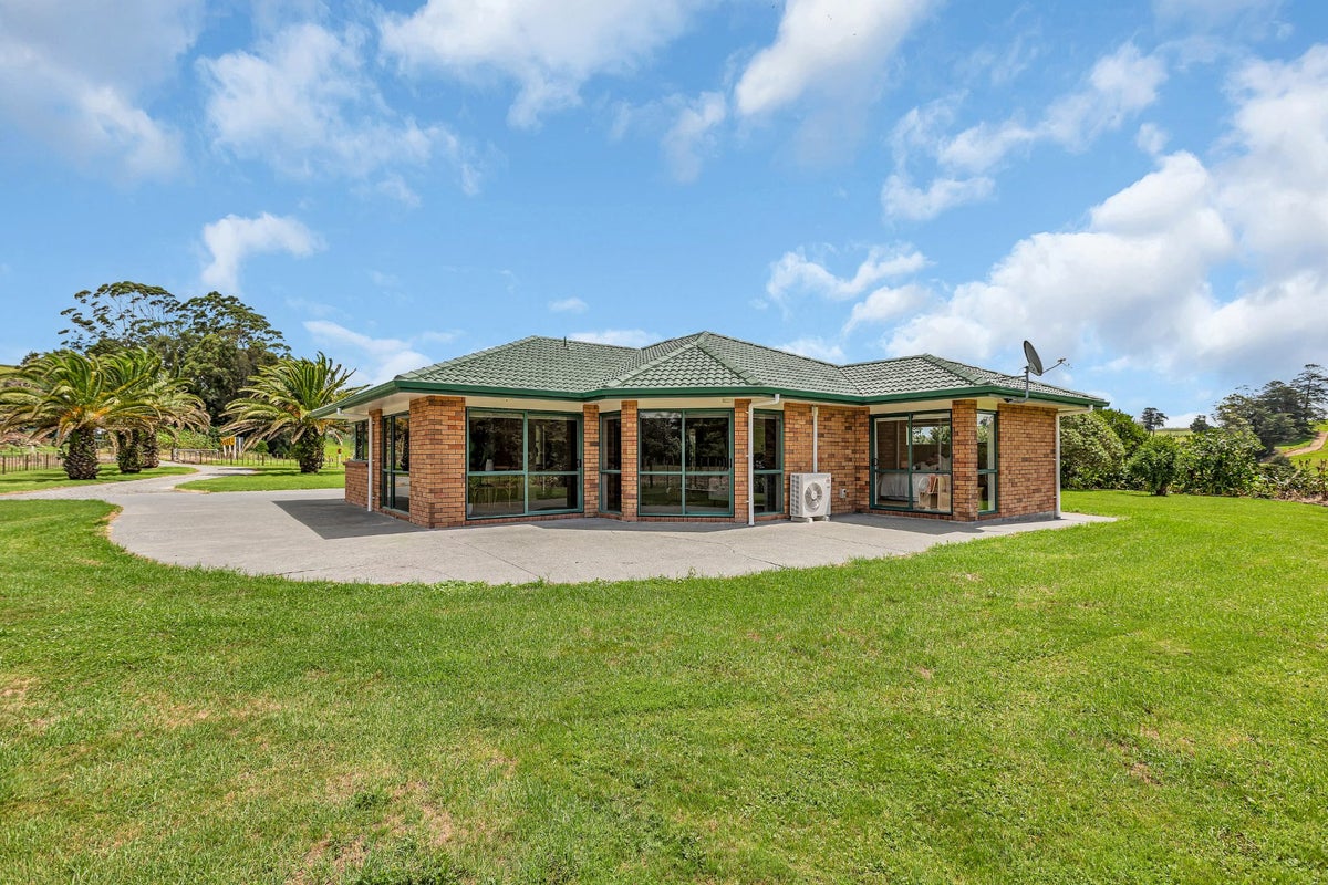 112 Maungakaramea Road, Puwera, Whangarei, Northland - Carousel 2