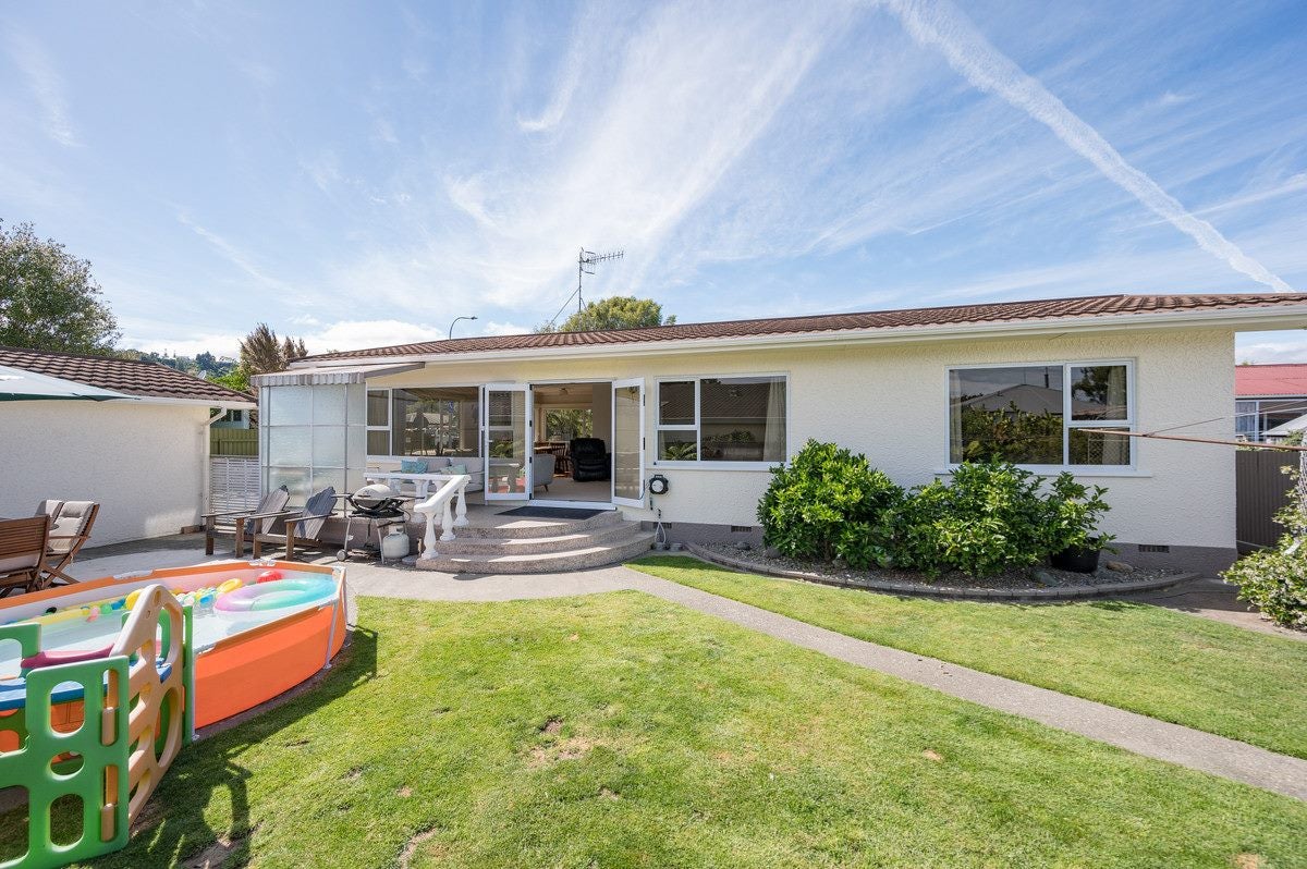 1/54 Golf Road, Tahunanui, Nelson - Carousel 1