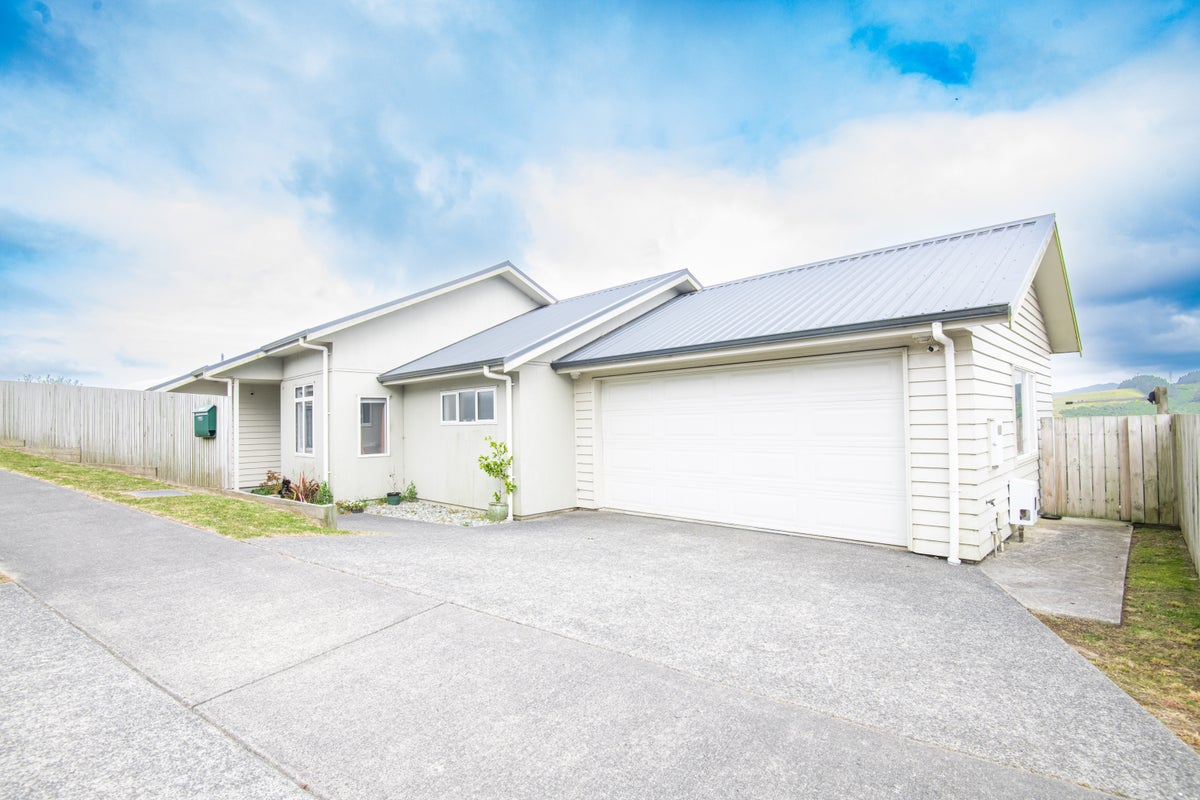 195 Mark Avenue, Grenada Village, Wellington - Carousel 1