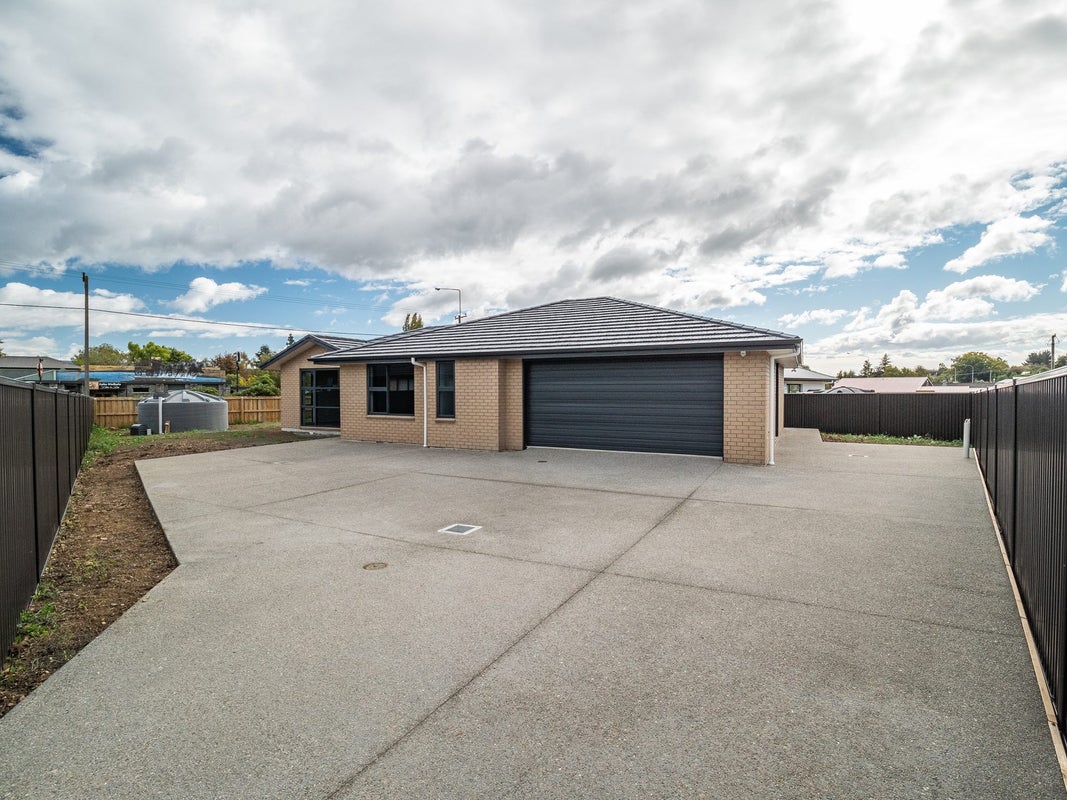3 North Foreland Street, Waihola, Milton - Carousel 1