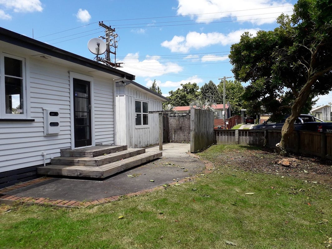 41 Bader Street, Bader, Hamilton - Carousel 1