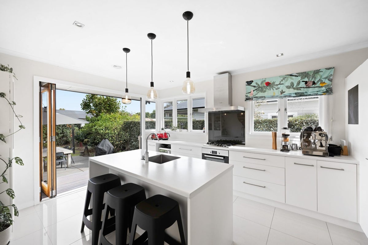 27 Nixon Street, Hamilton East, Hamilton - Carousel 2