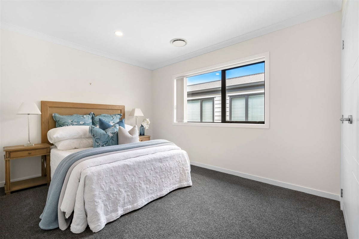 7 Barque Rise, Long Bay, Auckland - Carousel 1