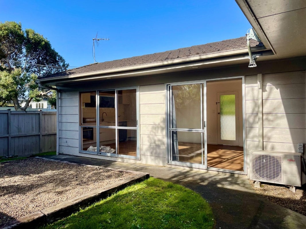 1/30 Amaru Road, Onehunga, Auckland - Carousel 1