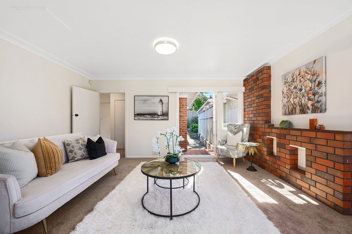 2/306 Beach Road, Campbells Bay, Auckland - Carousel 2