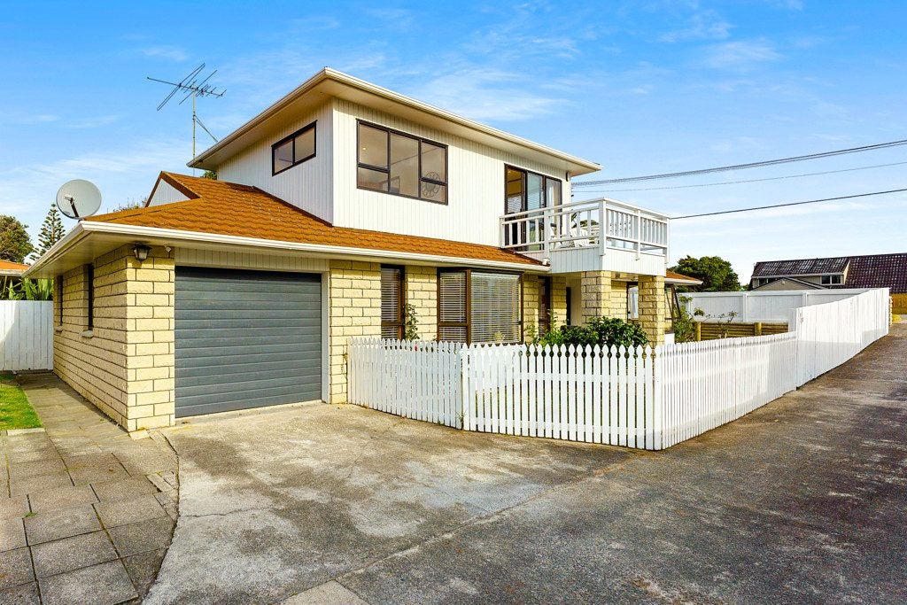 7 Ngapotiki Street, Paraparaumu Beach, Paraparaumu - Carousel 1