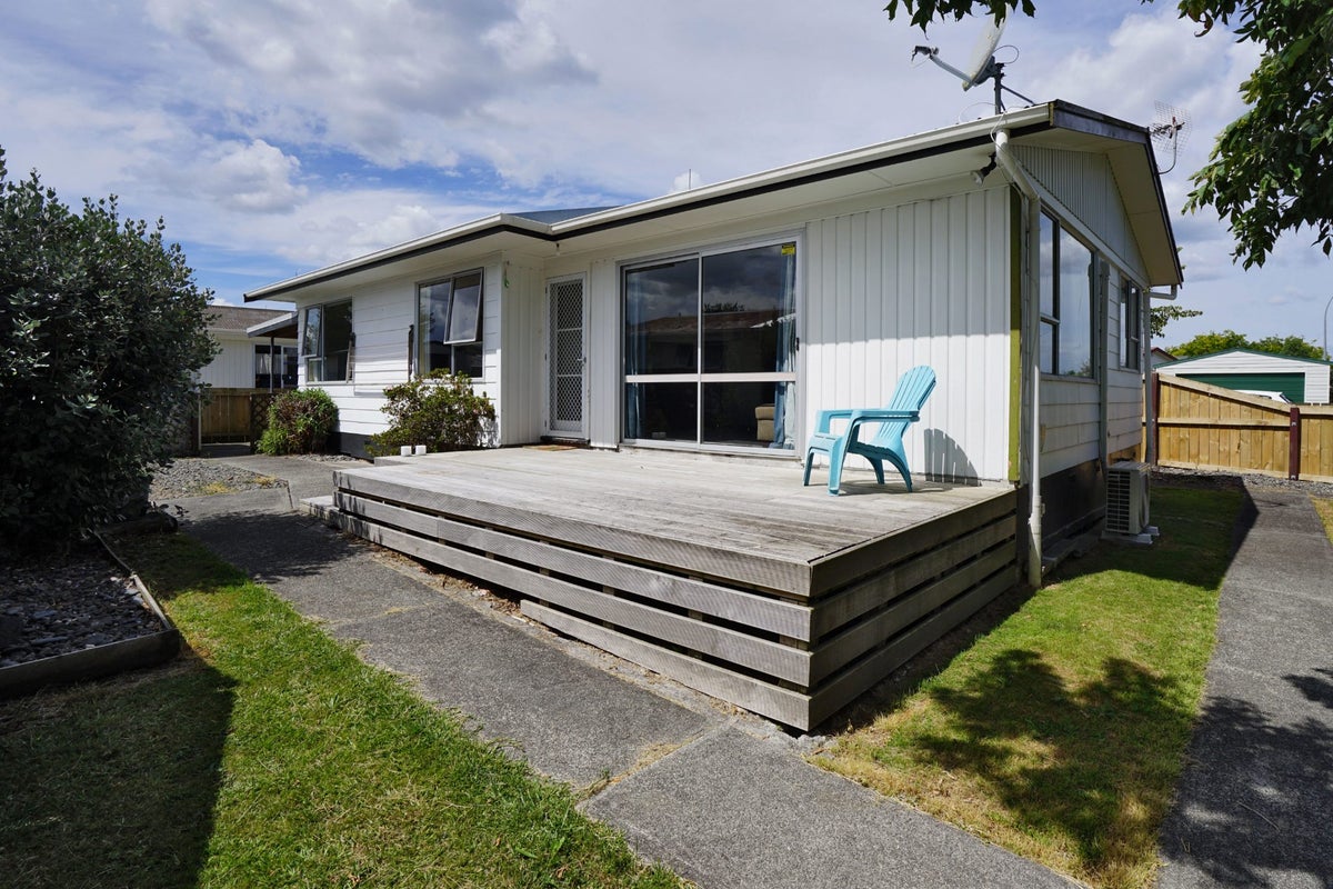 384 Kahikatea Drive, Dinsdale, Hamilton - Carousel 1