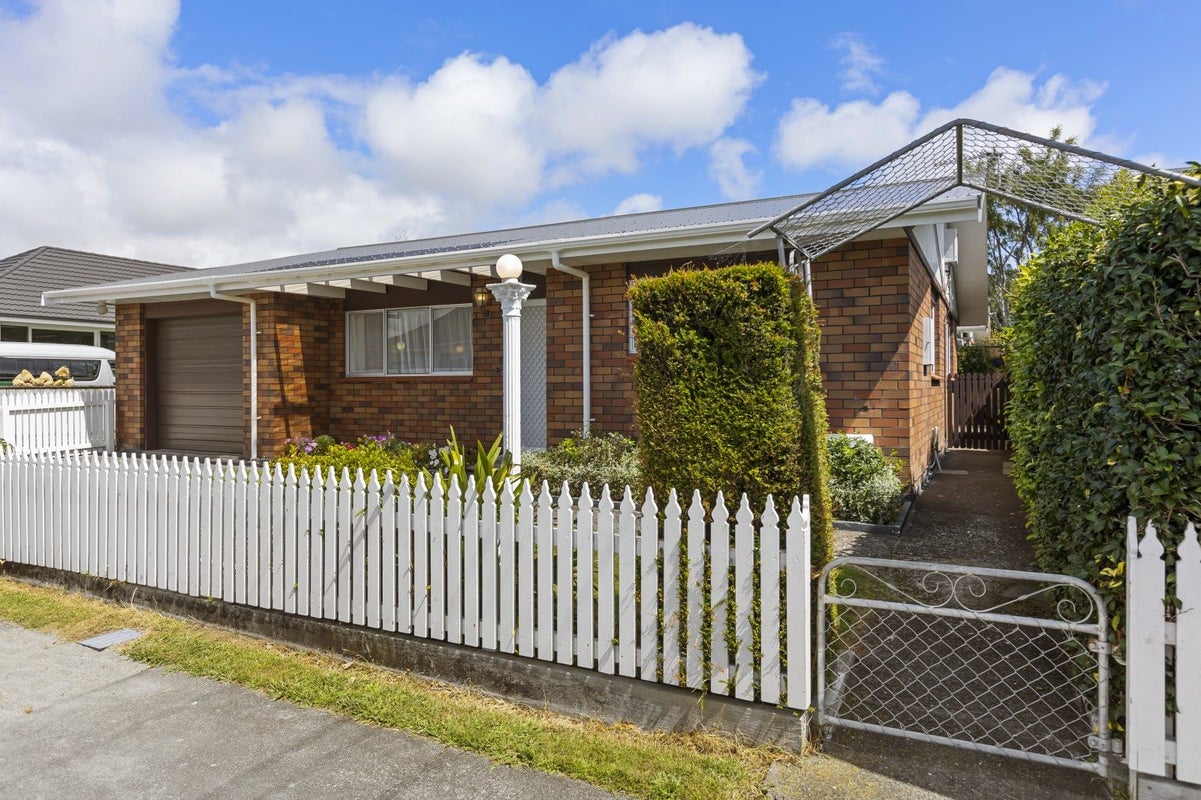 14 Tokomaru Street, Welbourn, New Plymouth - Carousel 19