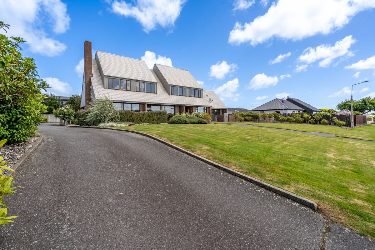 15 Moana Street, Rosedale, Invercargill - Carousel 1