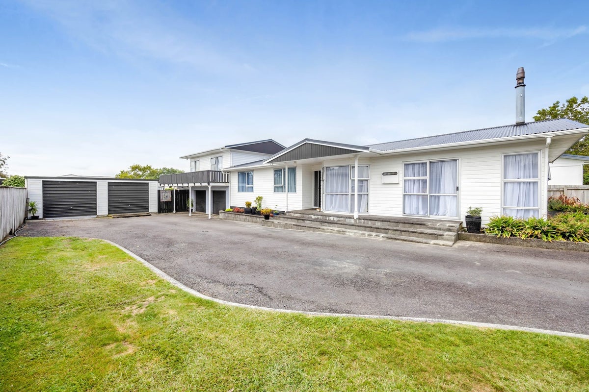 14 Kowhai Street, Strandon, New Plymouth - Carousel 1
