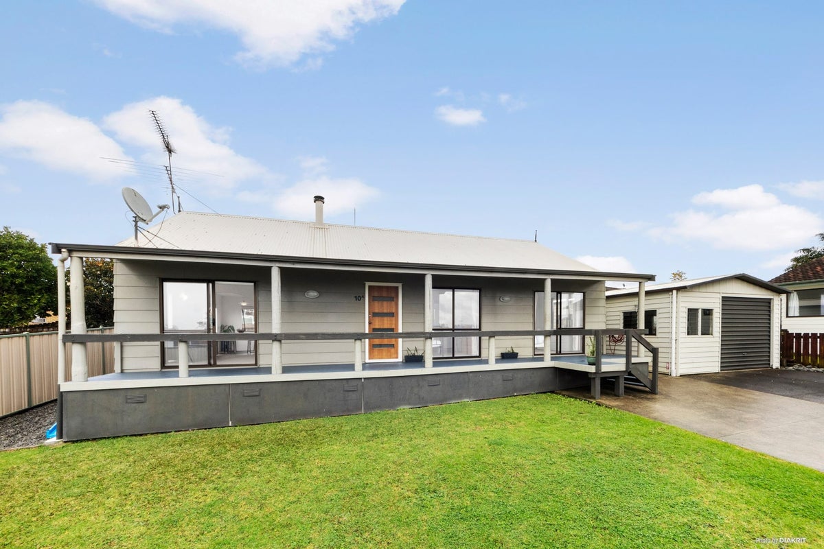 10A Patrice Place, Massey, Auckland - Carousel 1