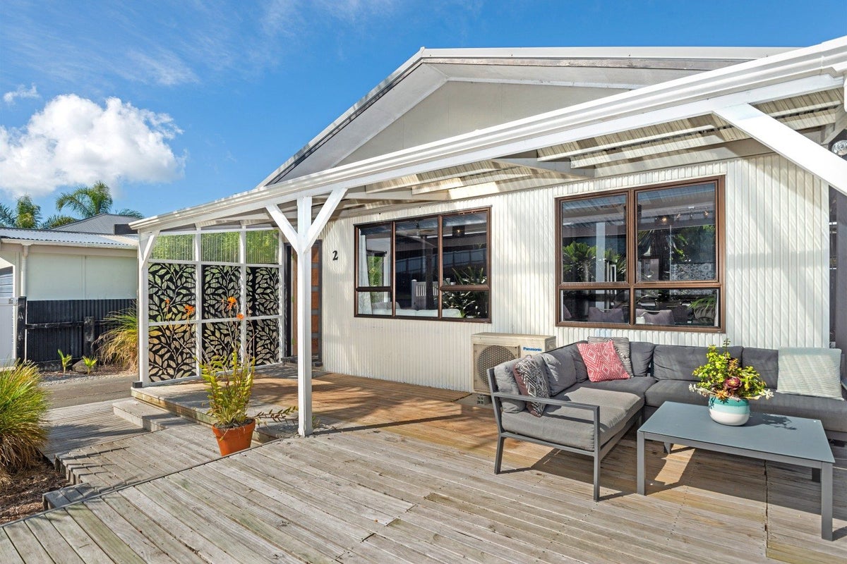 2 Gordon Street, Mangapapa, Gisborne - Carousel 1