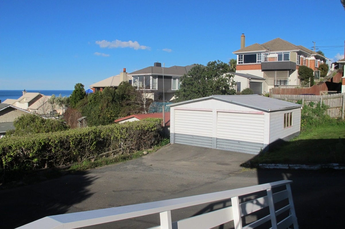 18 Earls Road, Saint Clair, Dunedin - Carousel 2