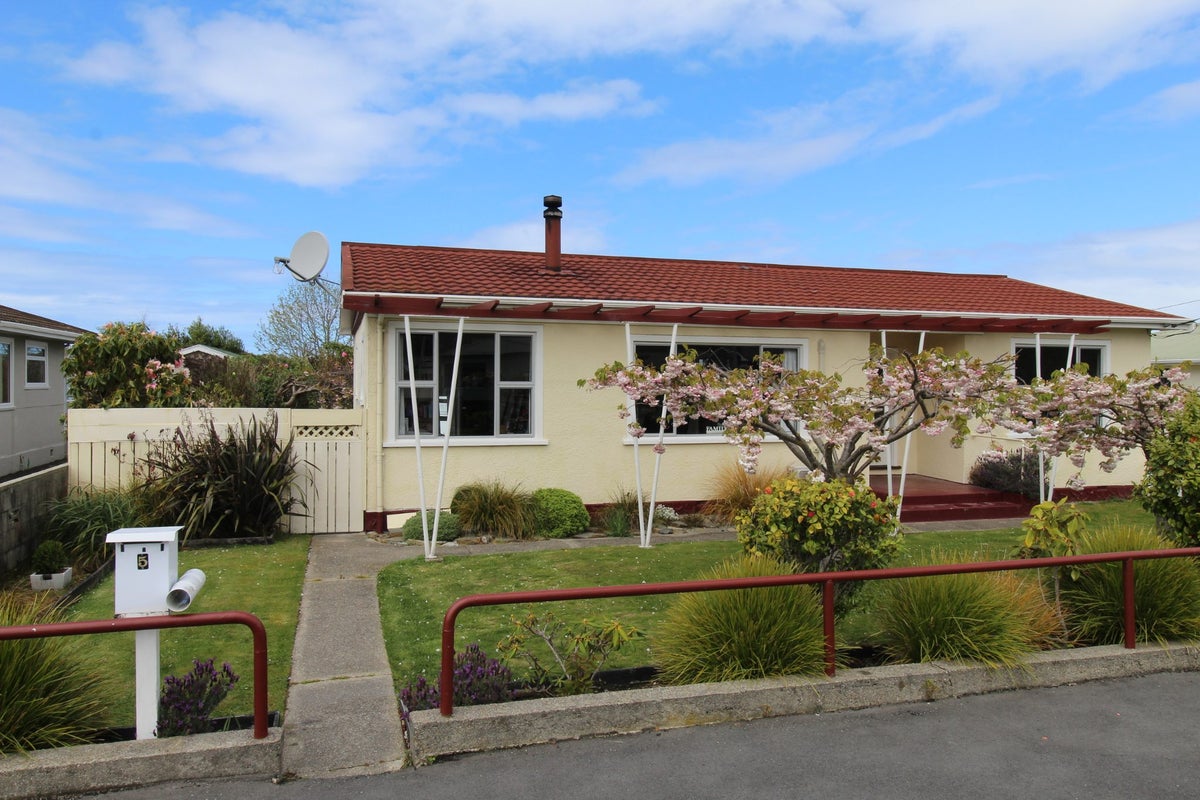 5 Dalmeny Street, Oamaru North, Oamaru - Carousel 1